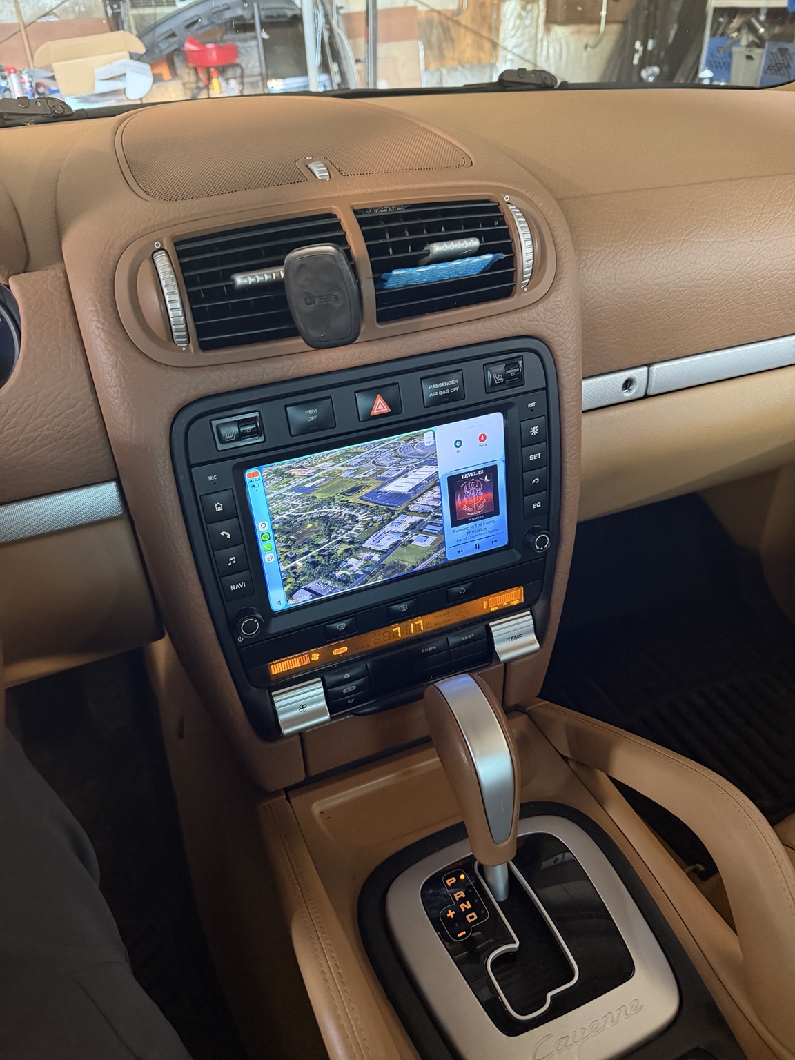 Wireless CarPlay integration in a Porsche Cayenne